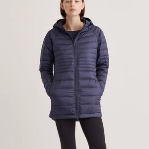 Quince Lightweight Down Packable Long Puffer Jacket Navy Size Medium